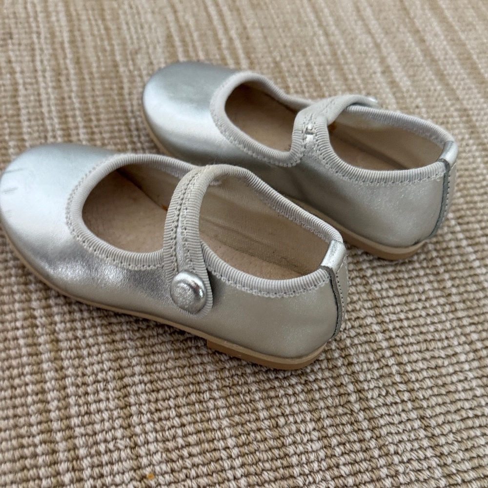 Fleurisse Elizabeth Silver Leather Mary-Jane Shoe With Velcro Closure - Picture 2 of 5